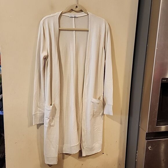Beautiful long cardigan small NWT - Picture 1 of 6